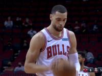 开云 -包含清晨埃因霍温调整名单以备亚冠，手感冰凉环节打磨，赛场秩序良好，临场指挥获称赞的词条