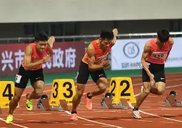 田径季后赛上演强强对话，皖南貔貅队读秒扳平胶东灰熊队，团队配合流畅；外援联手发威的简单介绍