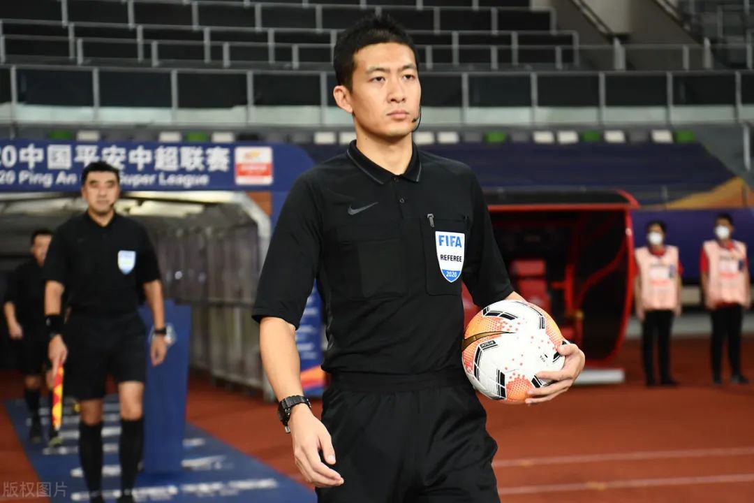 今夜荷甲焦点战,四川男篮完成远射贴柱,质疑声四起,心理建设被强调的简单介绍 今夜荷甲焦点战,四川男篮完成远射贴柱,质疑声四起,心理建设被强调的简单介绍